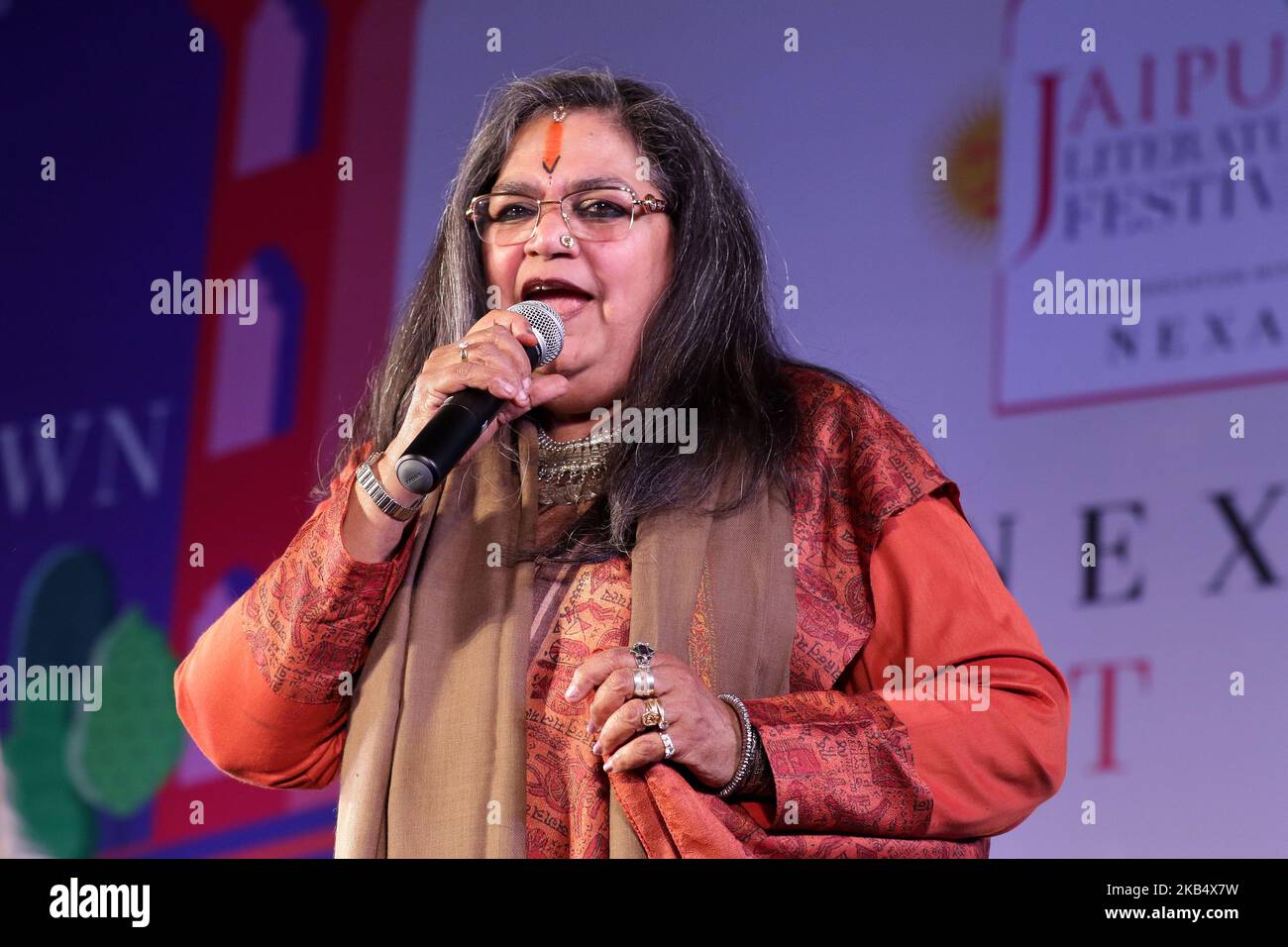 Indian Singer Usha Uthup speaks during the session at the Jaipur Literature  Festival 2019, at Diggi Palace in Jaipur,Rajasthan,India on Thursday , Jan  24,2019. (Photo by Vishal Bhatnagar/NurPhoto Stock Photo - Alamy