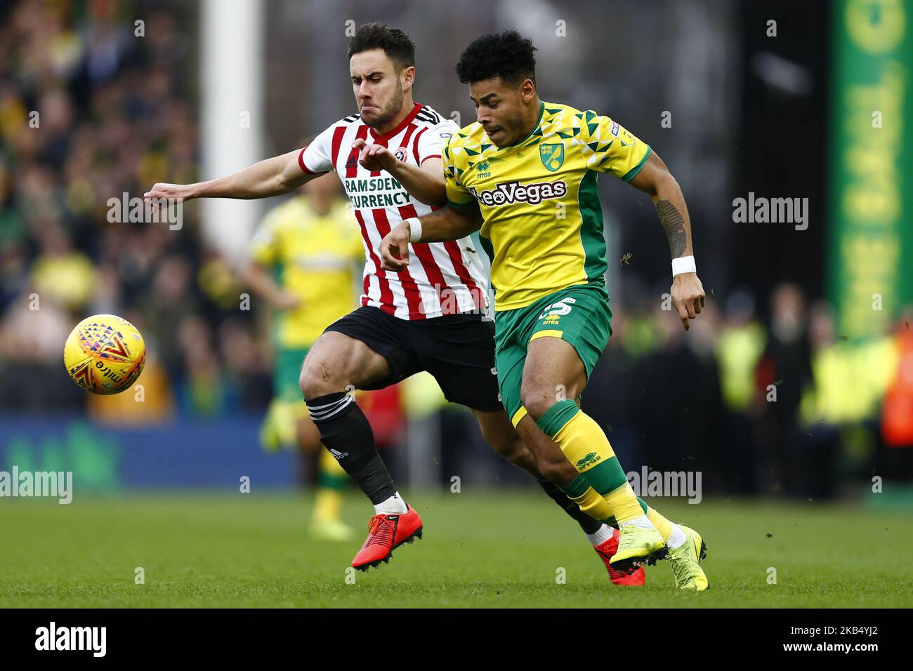 George Baldock of Sheffield United Onel Hernandez of Norwich City battles for possession during the Sky Bet Championship match between Norwich City and Sheffield United at Carrow Road, Norwich, England on 26th January 2019. (Photo by Mark Fletcher/NurPhoto) Stock Photo