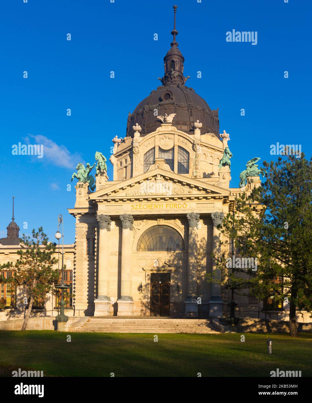 Szechenyi Thermal Bath Budapest Stock Photo Alamy pixabay-pixabay