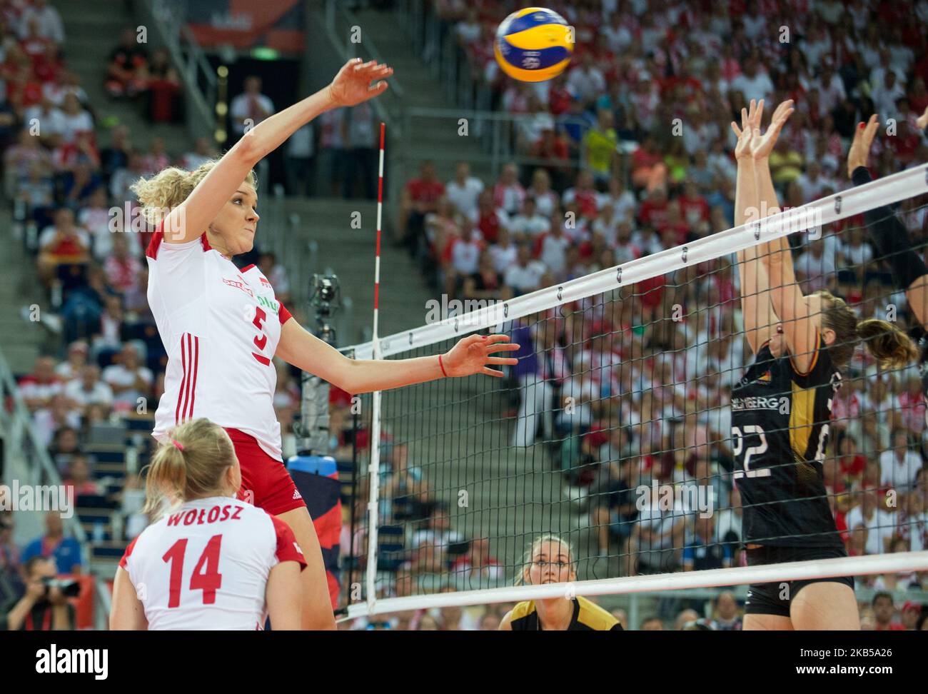 Agnieszka Kakolewska and Joanna Wolosz of Poland compete against Lisa Grundig of Germany during Volleyball European Championship Women, Quarter Final match between Poland and Germany on 4 September 2019 in Lodz, Poland. (Photo by Foto Olimpik/NurPhoto) Stock Photo