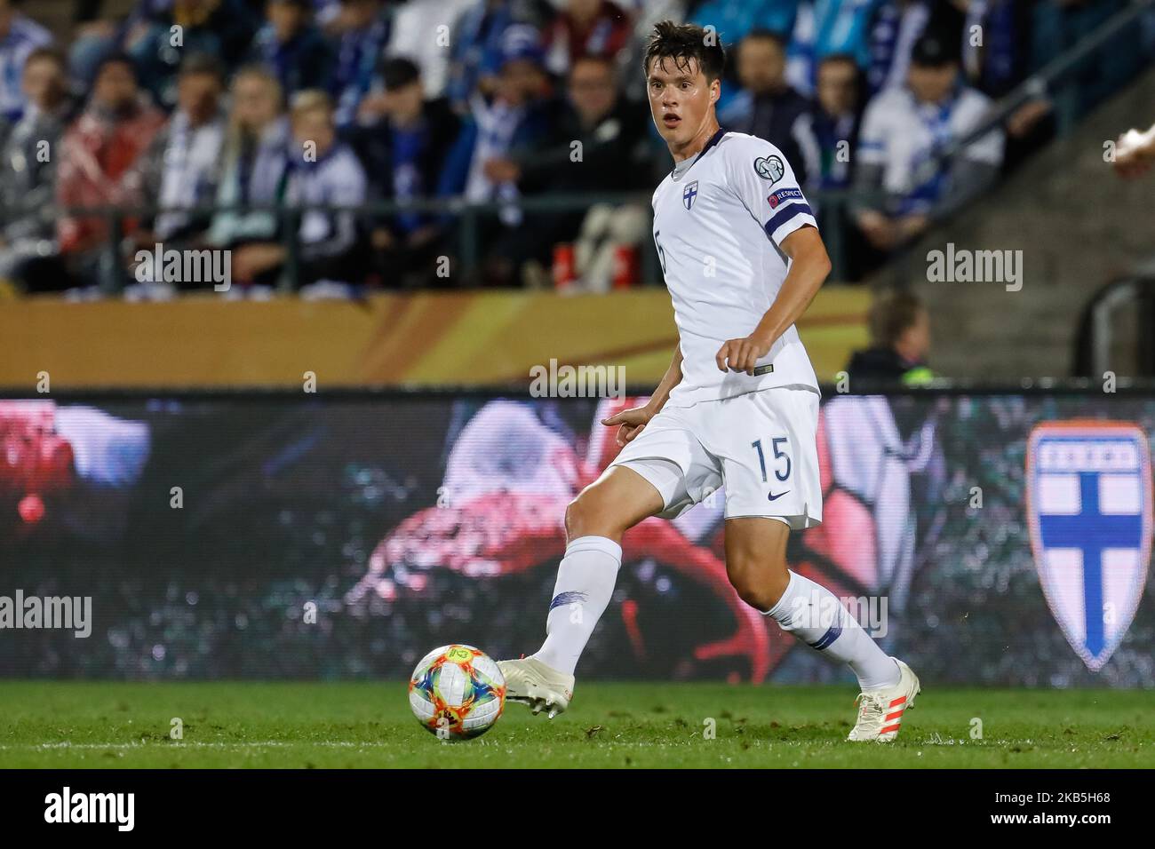 Sauli Vaisanen of Finland passes the ball during UEFA Euro 2020 qualifying match between Finland and Italy on September 8, 2019 at Ratina Stadium in Tampere, Finland. (Photo by Mike Kireev/NurPhoto) Stock Photo