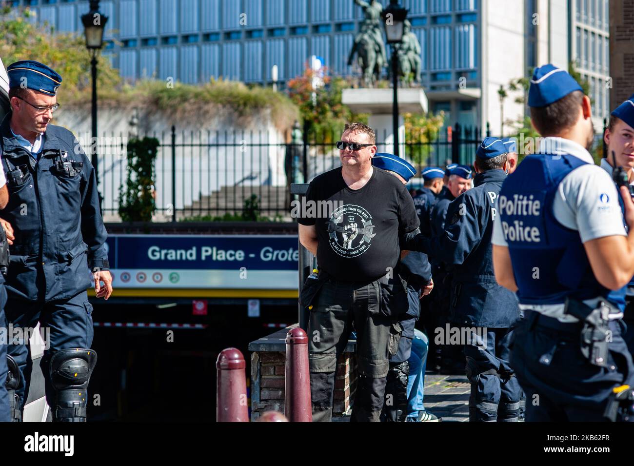 Put Put Riot The catholic flemish student movement hi-res stock photography and ...