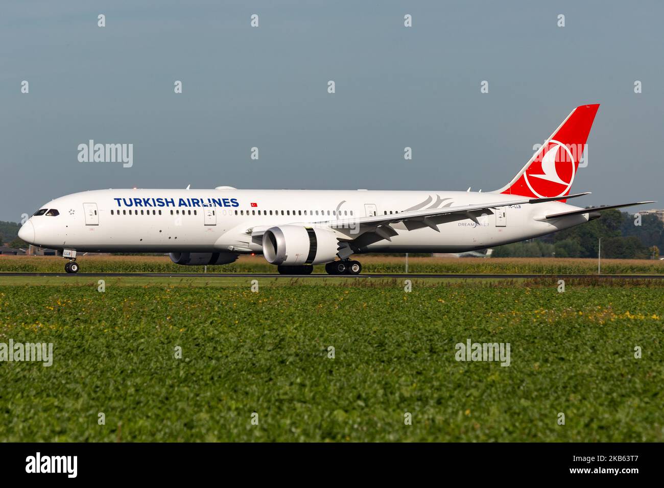 Turkish Airlines Boeing 7879 Dreamliner aircraft arriving, seen on