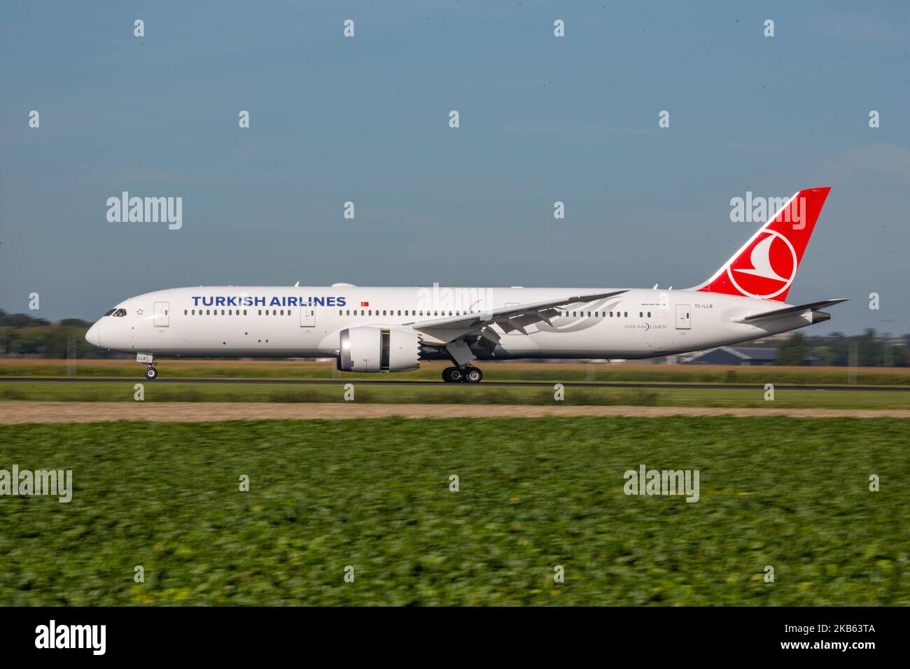 Turkish Airlines Boeing 7879 Dreamliner aircraft arriving, seen on