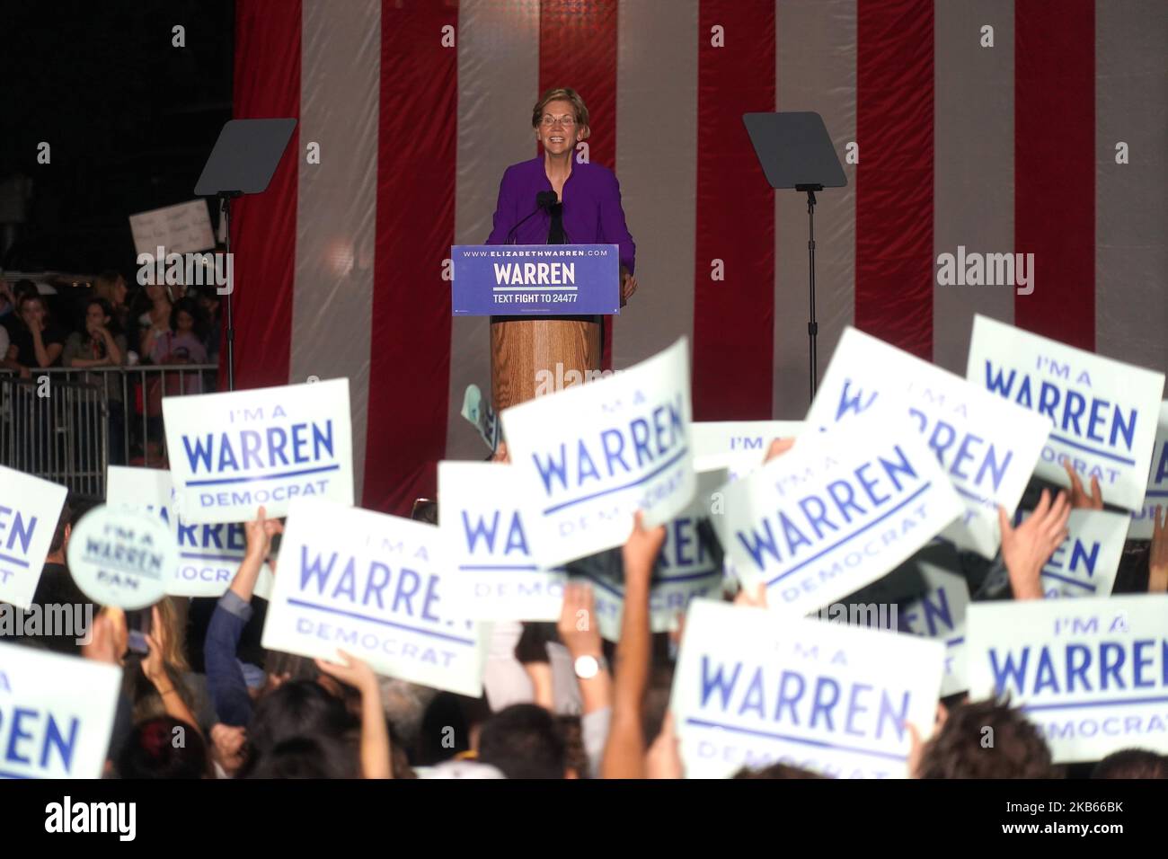 US Senator Elizabeth Warren delivered a major US Presidential campaign speech when she is addressing thousands of supporters on Monday night 16 September 2019 at Washington Square Park in Lower Manhattan, New York. (Photo by Selcuk Acar/NurPhoto) Stock Photo