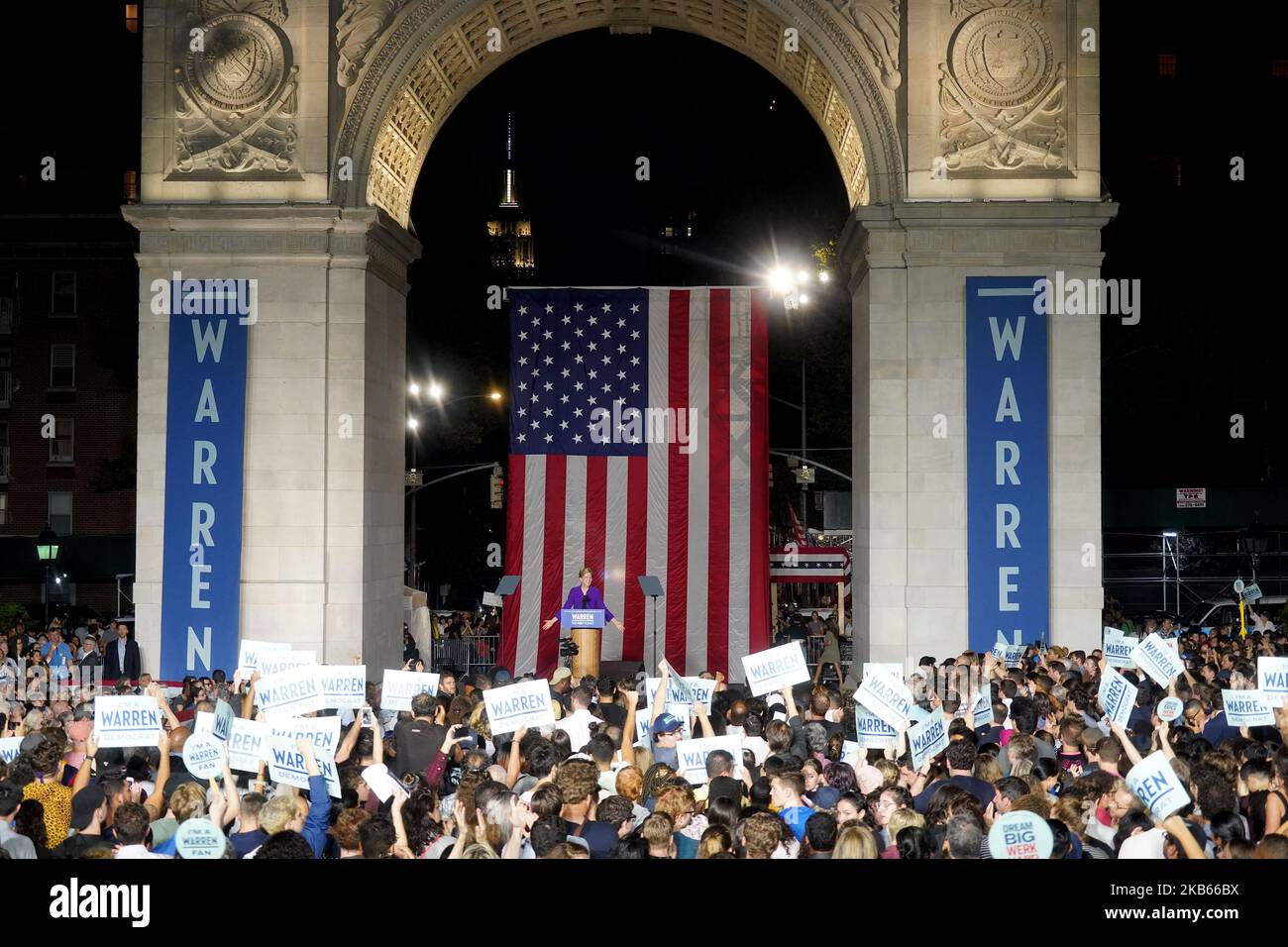 US Senator Elizabeth Warren delivered a major US Presidential campaign speech when she is addressing thousands of supporters on Monday night 16 September 2019 at Washington Square Park in Lower Manhattan, New York. (Photo by Selcuk Acar/NurPhoto) Stock Photo