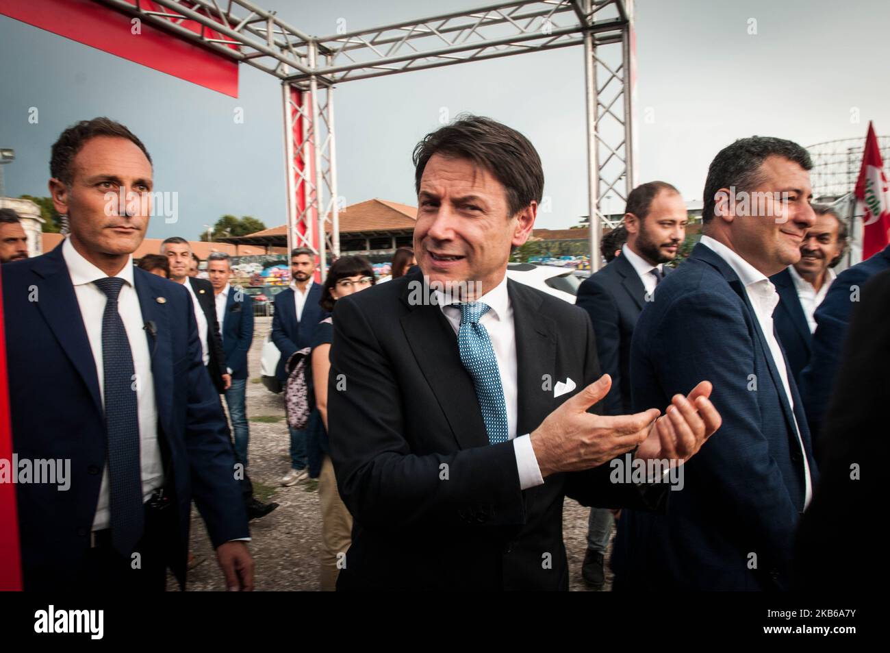 Left wing political party articolo hi-res stock photography and images ...