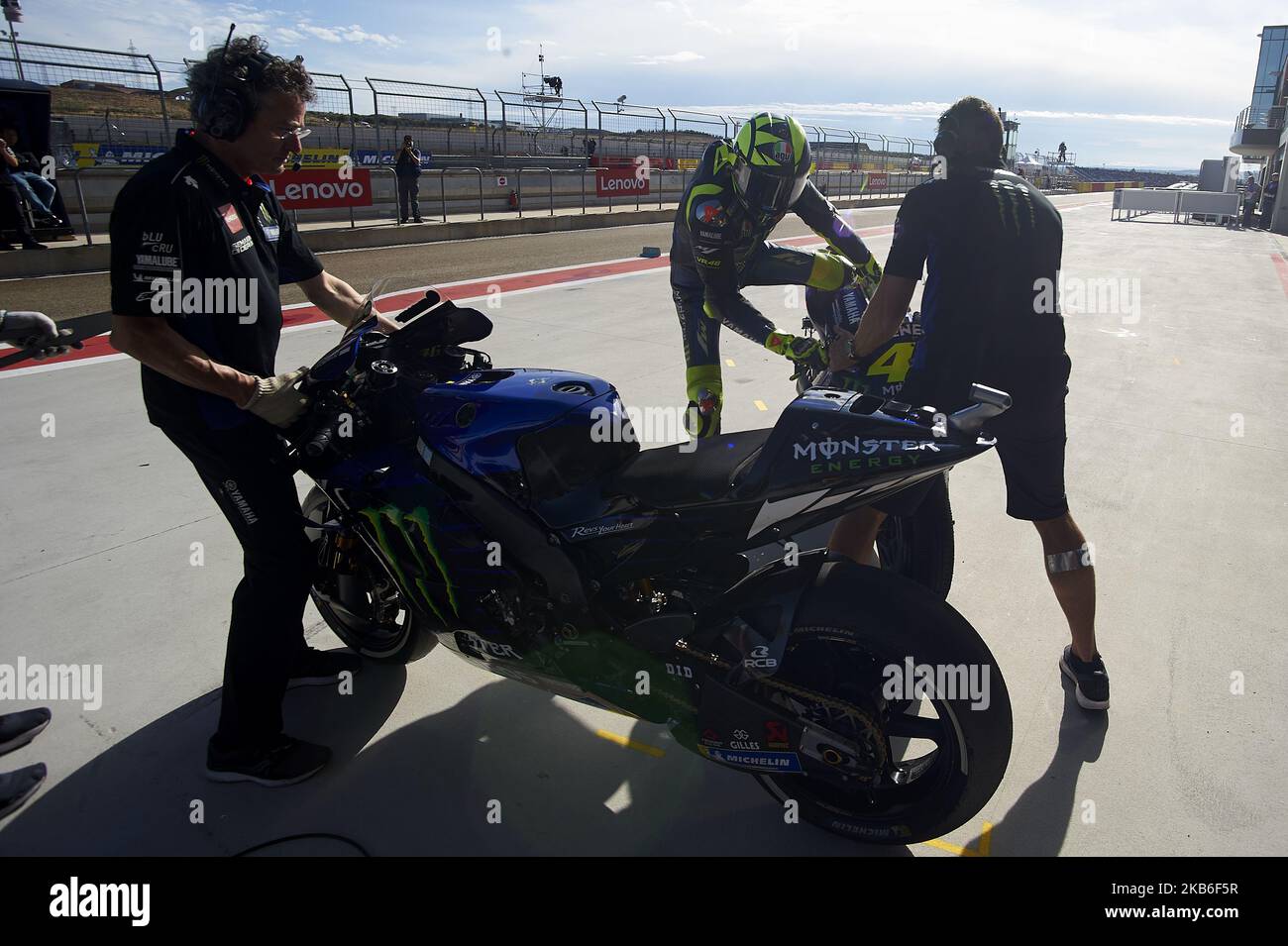46 valentino rossi flag hi-res stock photography and images