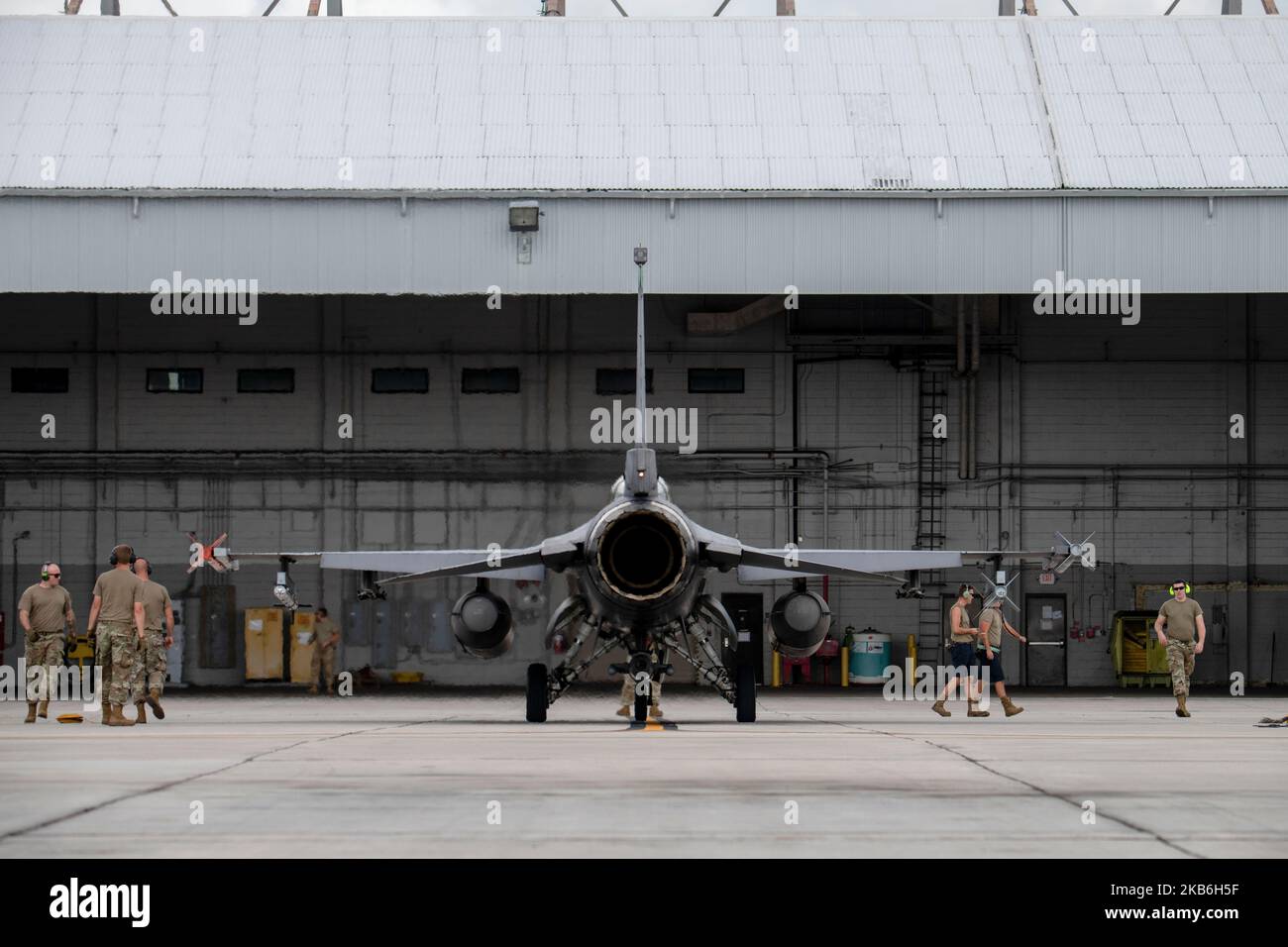 A U.S. Air Force F-16 Fighting Falcon, assigned to the Ohio National Guard's 180th Fighter Wing, parks on the flightline after a training flight at Naval Air Station Key West, Nov. 2, 2022. The 180FW deployed to Key West to train with VFC-111, the Navy's premier adversary squadron, providing realistic training scenarios that ensure the 180FW is prepared for homeland defense and contingency operations around the globe.  (U.S. Air National Guard photo by Staff Sgt. Kregg York) Stock Photo