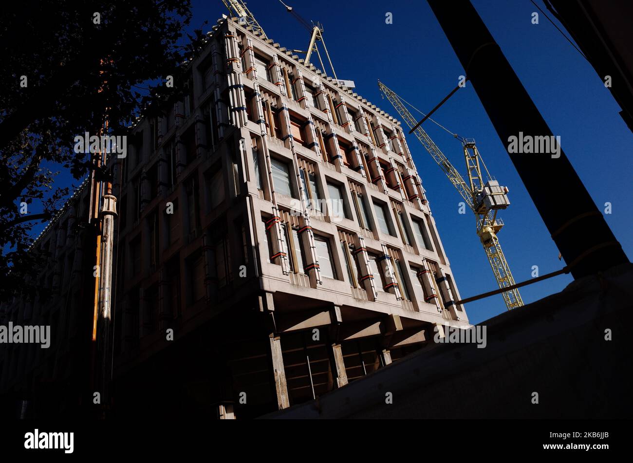 The former US Embassy, now a construction site as it is converted into a luxury Rosewood hotel, stands in Grosvenor Square in London, England, on September 21, 2019. The new US Embassy, in Nine Elms, opened in January 2018. (Photo by David Cliff/NurPhoto) Stock Photo