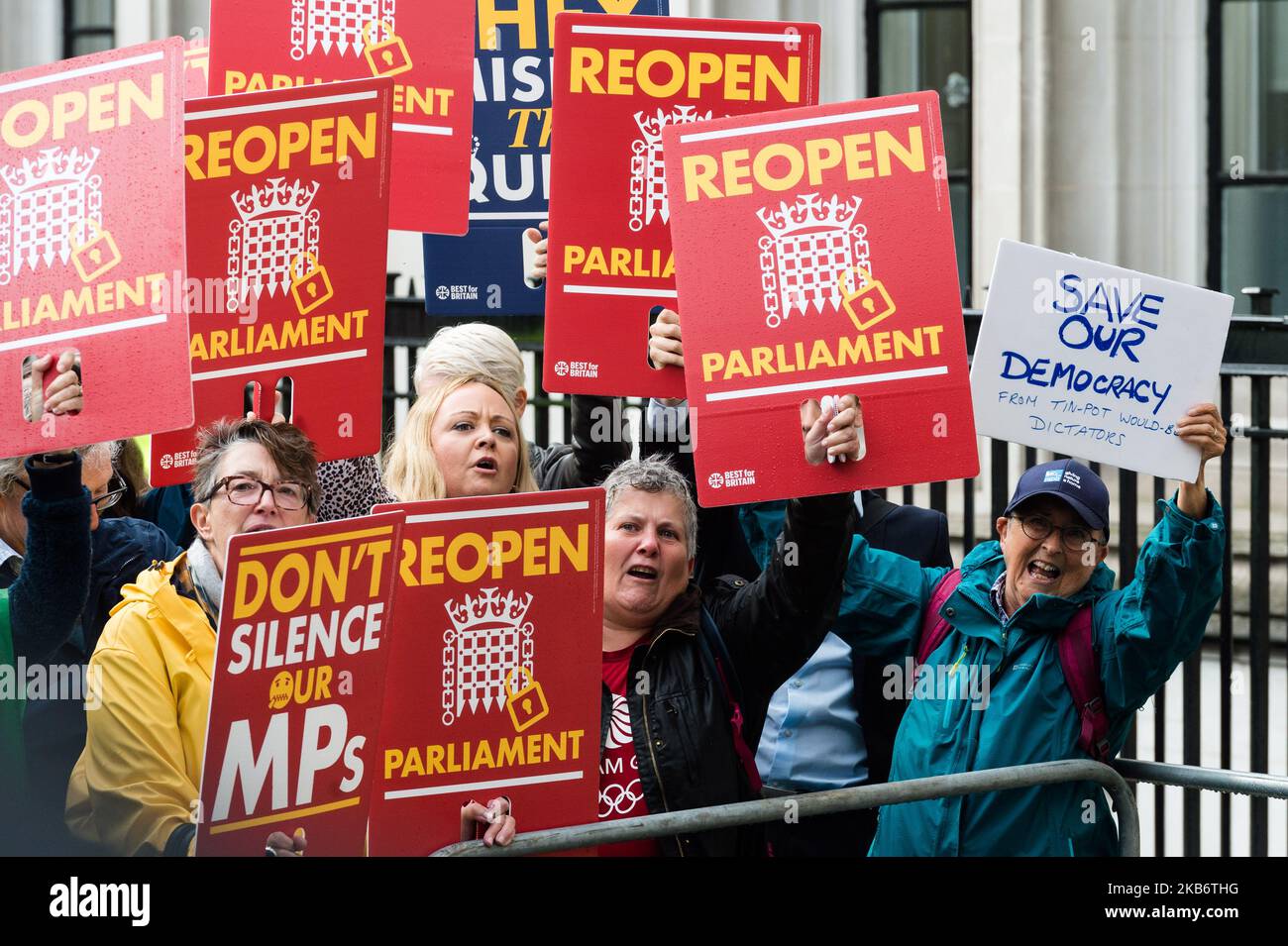 Anti-Brexit protestors react outside the Supreme Court as judges rule that prorogation of parliament by British Prime Minister Boris Johnson was unlawful on 24 September, 2019 in London, England. (Photo by WIktor Szymanowicz/NurPhoto) Stock Photo