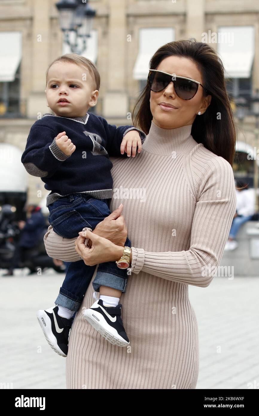 Eva Longoria and her son Santiago Enrique Baston walk by the Place(01)