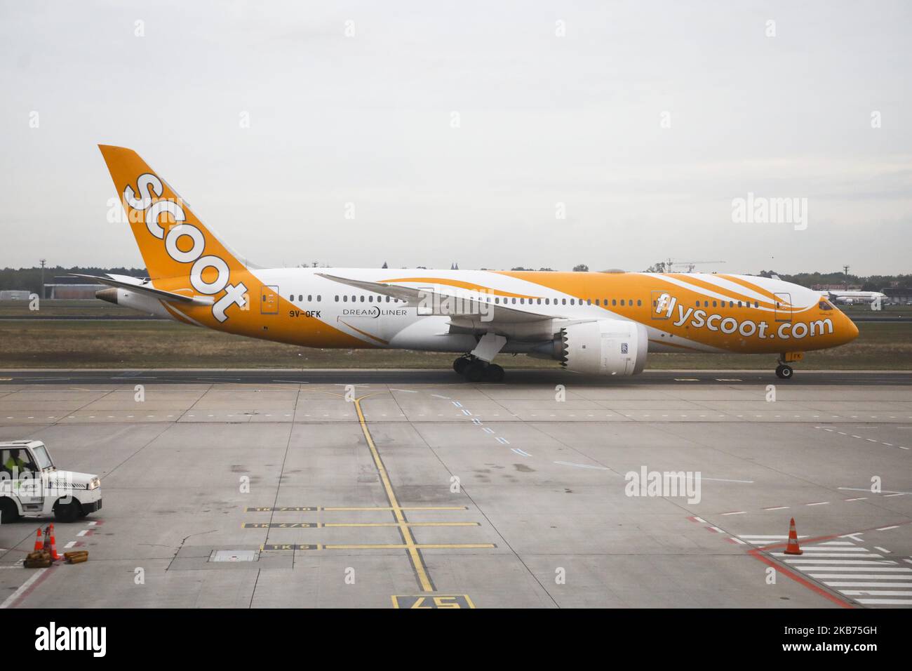 Boeing 787 9 berlin hires stock photography and images Alamy