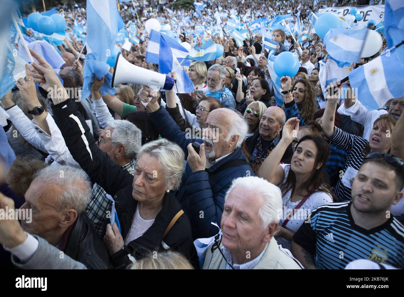 Supporters of President of Argentina Mauricio Macri during an event called 'Si Se Puede' (Yes we can) to relaunch the campaign towards the October presidential elections at Barrancas de Belgrano on September 28, 2019 in Buenos Aires, Argentina. (Photo by Matías Baglietto/NurPhoto) Stock Photo