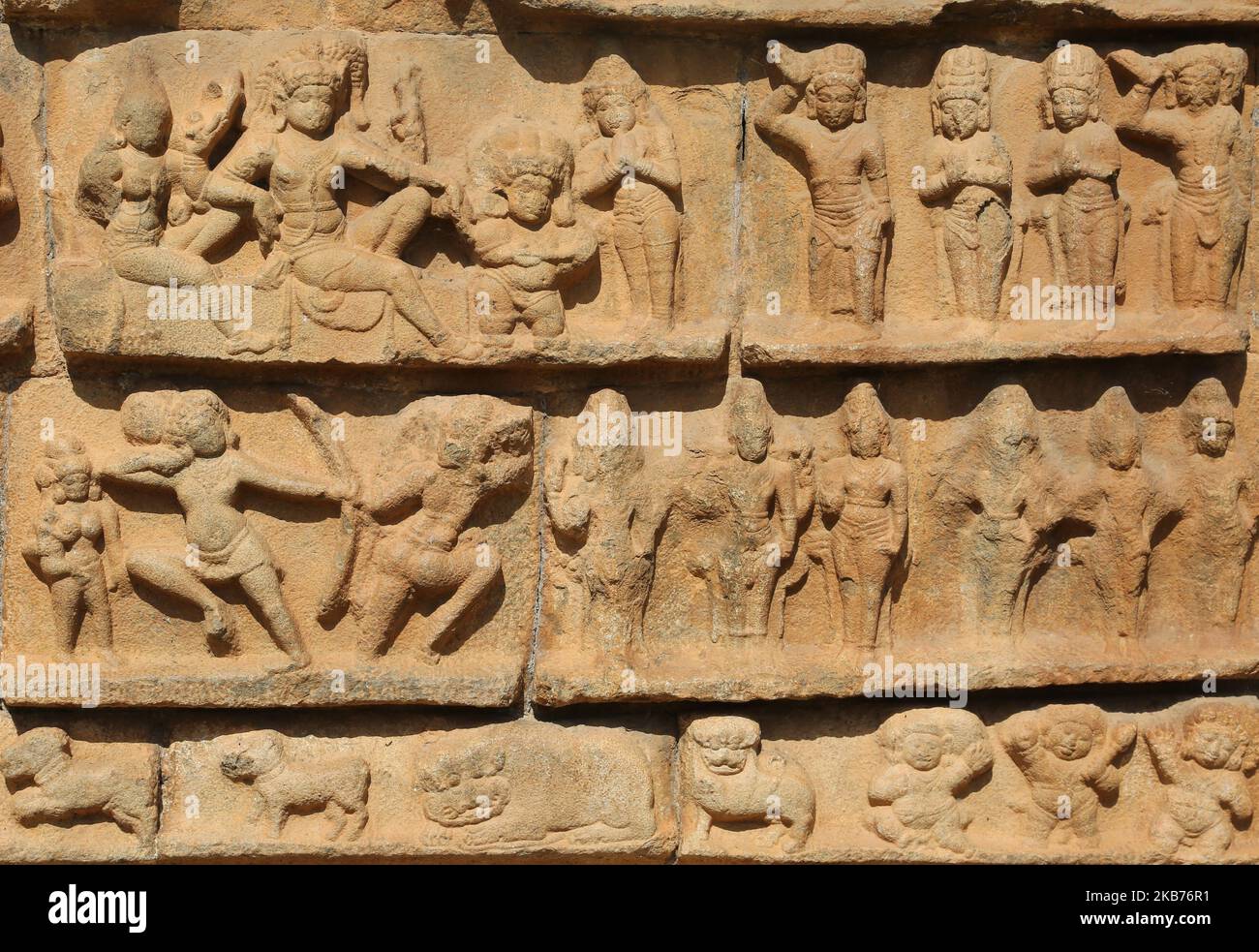 Figures of Hindu deities adorn the Brihadeeswarar Temple (also known as