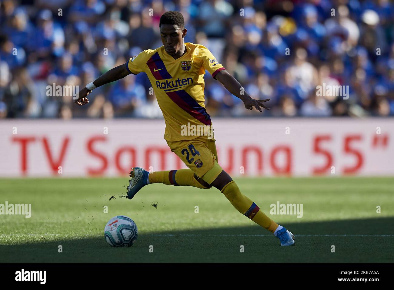 Junior Firpo of Barcelonain action during the Liga match between Getafe CF and FC Barcelona at Coliseum Alfonso Perez on September 29, 2019 in Getafe, Spain. (Photo by Jose Breton/Pics Action/NurPhoto) Stock Photo