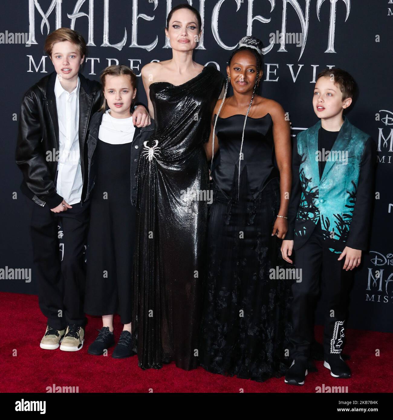 HOLLYWOOD, LOS ANGELES, CALIFORNIA, USA - SEPTEMBER 30: Shiloh Nouvel Jolie-Pitt, Vivienne Marcheline Jolie-Pitt, Angelina Jolie, Zahara Marley Jolie-Pitt and Knox Leon Jolie-Pitt arrive at the World Premiere Of Disney's 'Maleficent: Mistress Of Evil' held at the El Capitan Theatre on September 30, 2019 in Hollywood, Los Angeles, California, United States. (Photo by Xavier Collin/Image Press Agency/NurPhoto) Stock Photo
