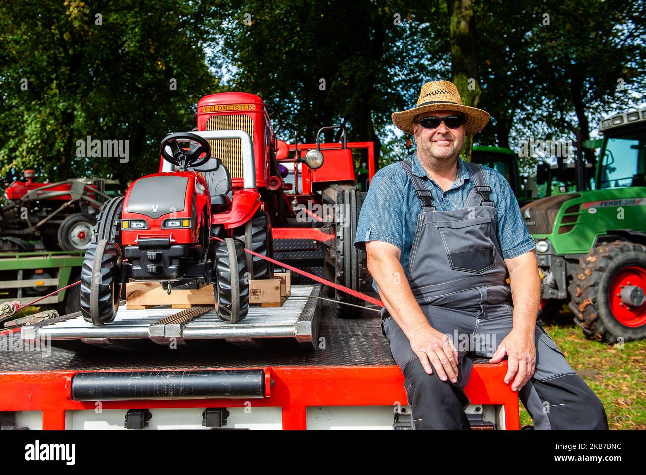 Thousands of farmers arrived driving their farm tractors to The Hague