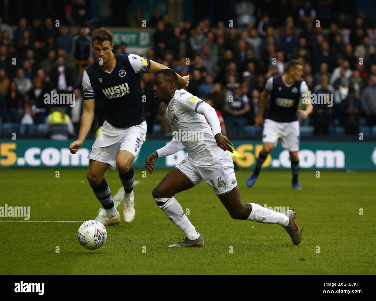 L-R Jake Cooper of Millwall and Eddie Nketiah of Leeds United during English Sky Bet Championship between Millwall and Leeds United at The Den , London, England on 05 October 2019 (Photo by Action Foto Sport/NurPhoto) Stock Photo