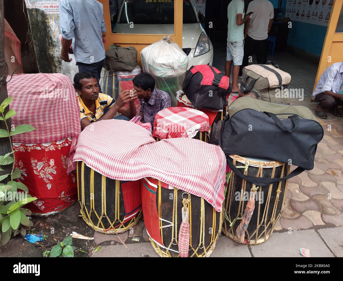 India traditional bengali drum players hires stock photography and images Alamy