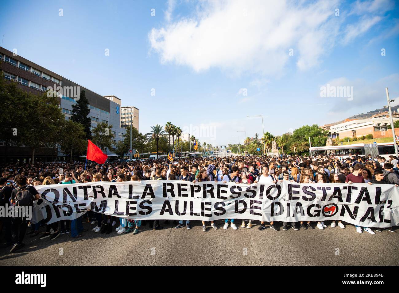 Students demonstration against the veredict of the catalan pro indepence leaders on October 14, 2019 in Barcelona, Spain. Spain's Supreme Court has sentenced nine Catalan separatist leaders to between nine and 13 years in prison over their role in the 2017 Catalan independence referendum. (Photo by Pau Venteo/NurPhoto) Stock Photo