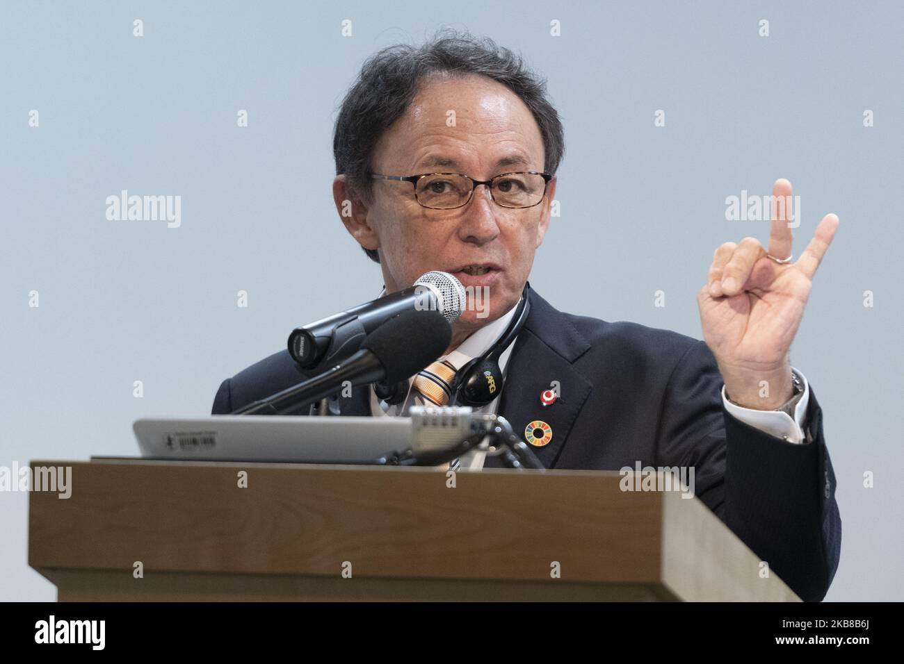 Governor of Okinawa Denny Tamaki speaks at Stanford University in Stanford, California on October 14, 2019. Governor Tamaki talks about the issue of U.S. military presence in Okinawa, Japan. (Photo by Yichuan Cao/NurPhoto) Stock Photo