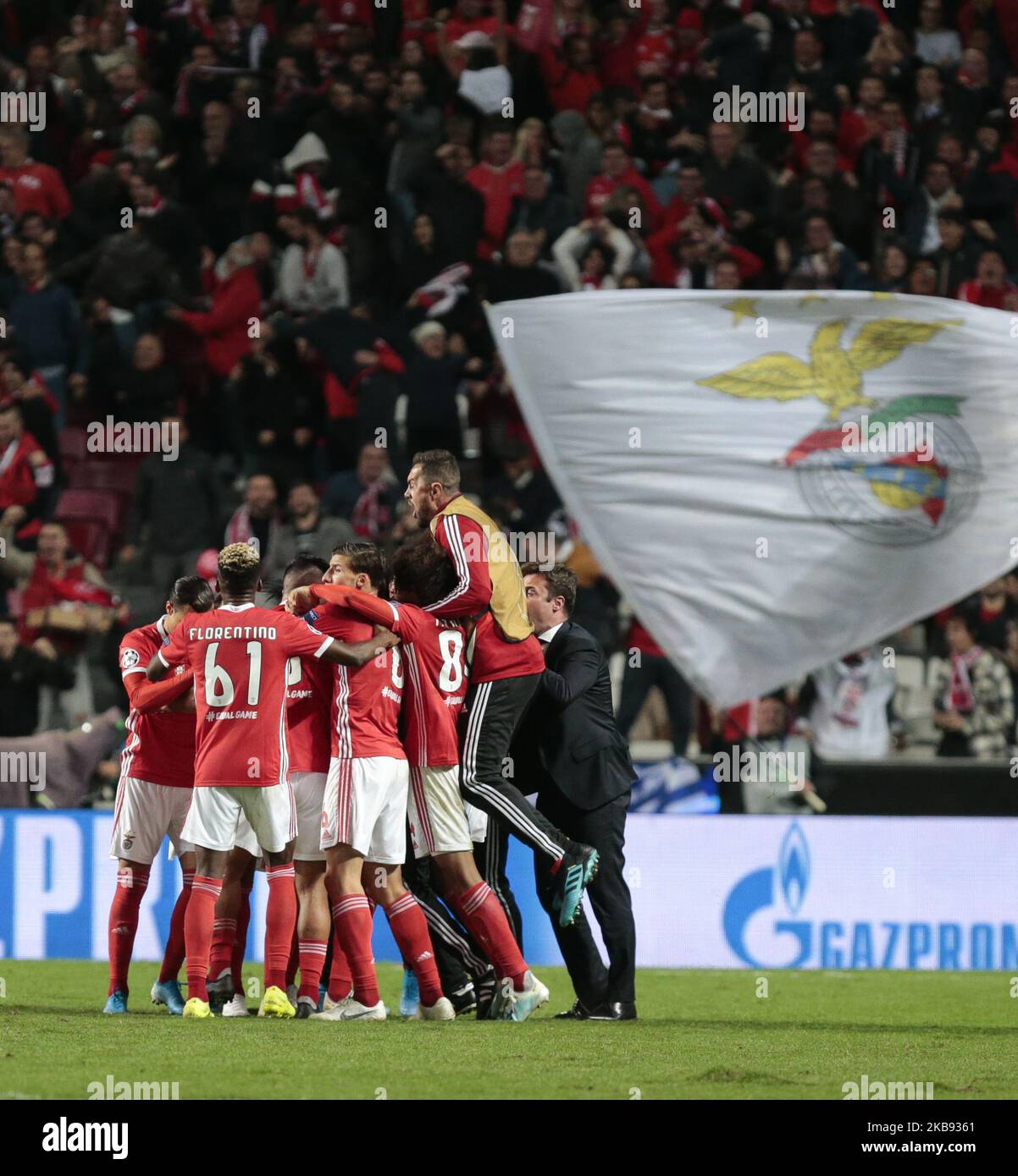 SL Benfica Team celebrates during the UEFA Champions League Group G match between SL Benfica and Olympique Lyon at Estadio da Luz on October 23, 2019 in Lisbon, Portugal. (Photo by Paulo Nascimento/DPI/NurPhoto) Stock Photo
