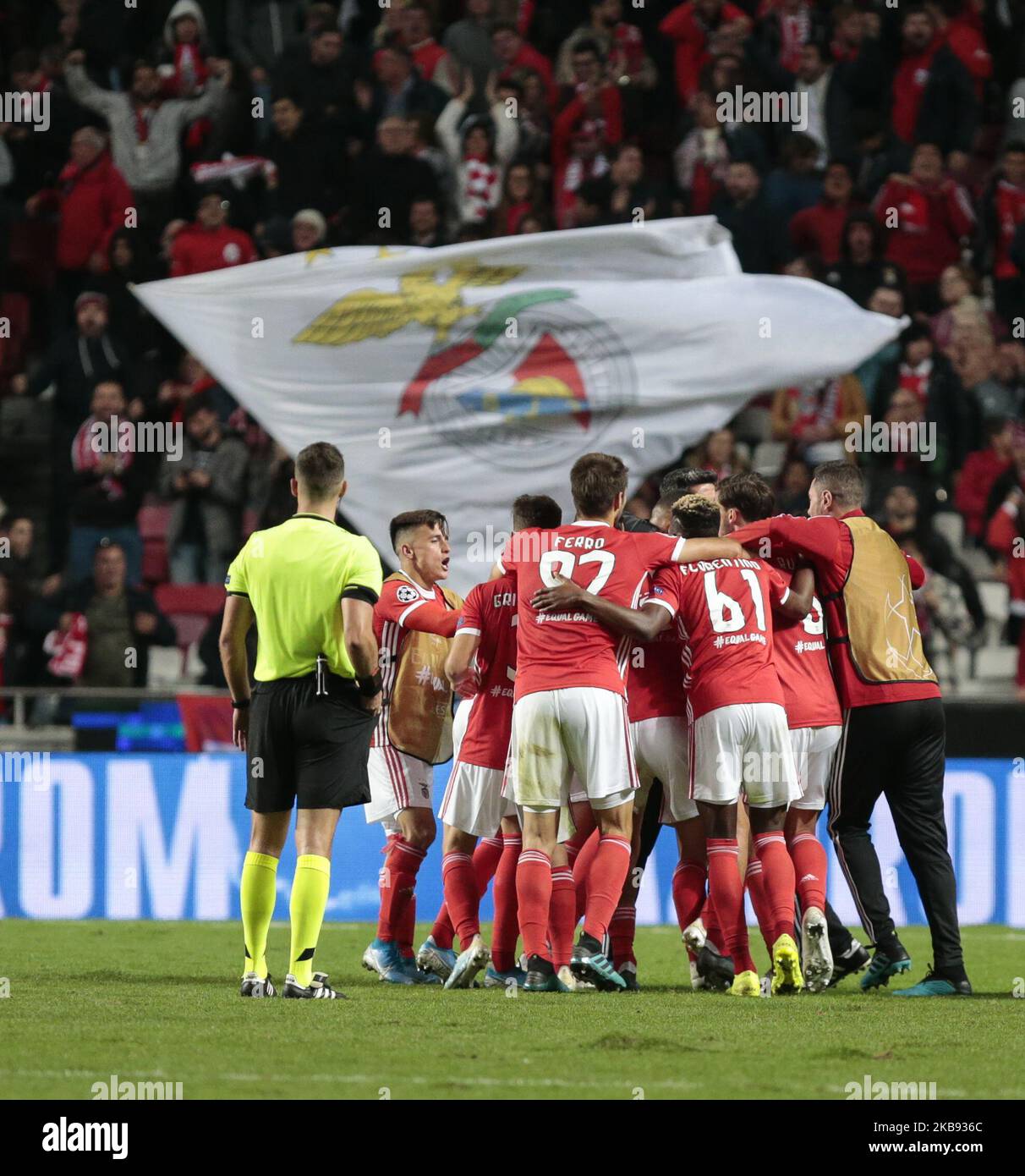SL Benfica Team celebrates during the UEFA Champions League Group G match between SL Benfica and Olympique Lyon at Estadio da Luz on October 23, 2019 in Lisbon, Portugal. (Photo by Paulo Nascimento/DPI/NurPhoto) Stock Photo