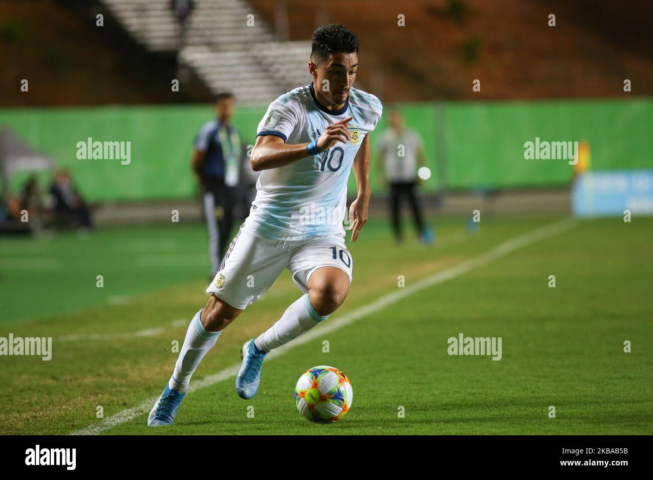 Matias Palacios of Argentina controls the ball during the FIFA U-17 World Cup Brazil 2019 round of 16 match between Paraguay and Argentina at Estadio Kleber Andrade on November 07, 2019 in Vitoria, Brazil. Gilson Borba/NurPhoto) Stock Photo