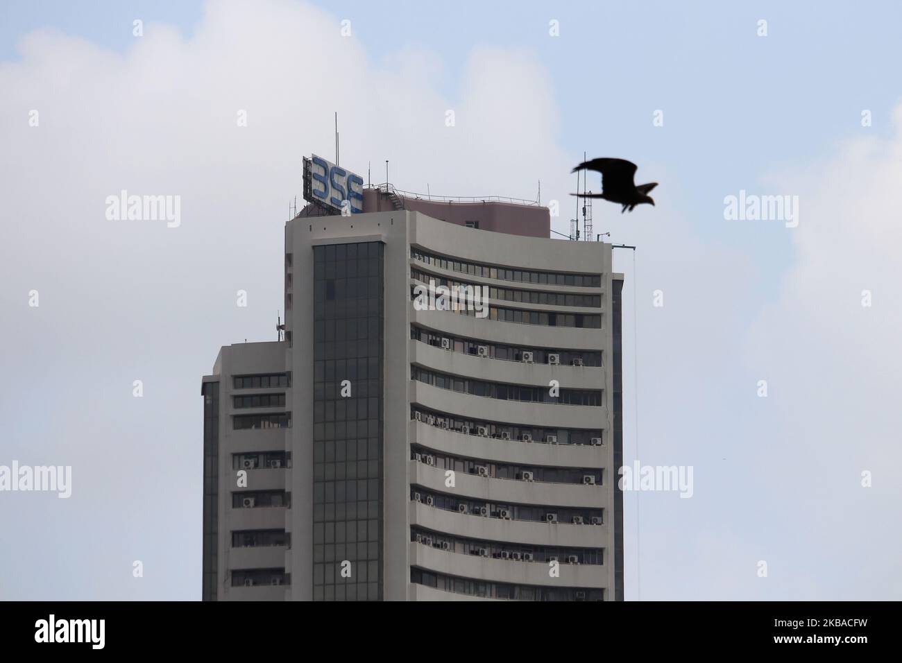 A bird flies past the Bombay Stock Exchange (BSE) building in Mumbai, India on 08 November 2019. (Photo by Himanshu Bhatt/NurPhoto) Stock Photo