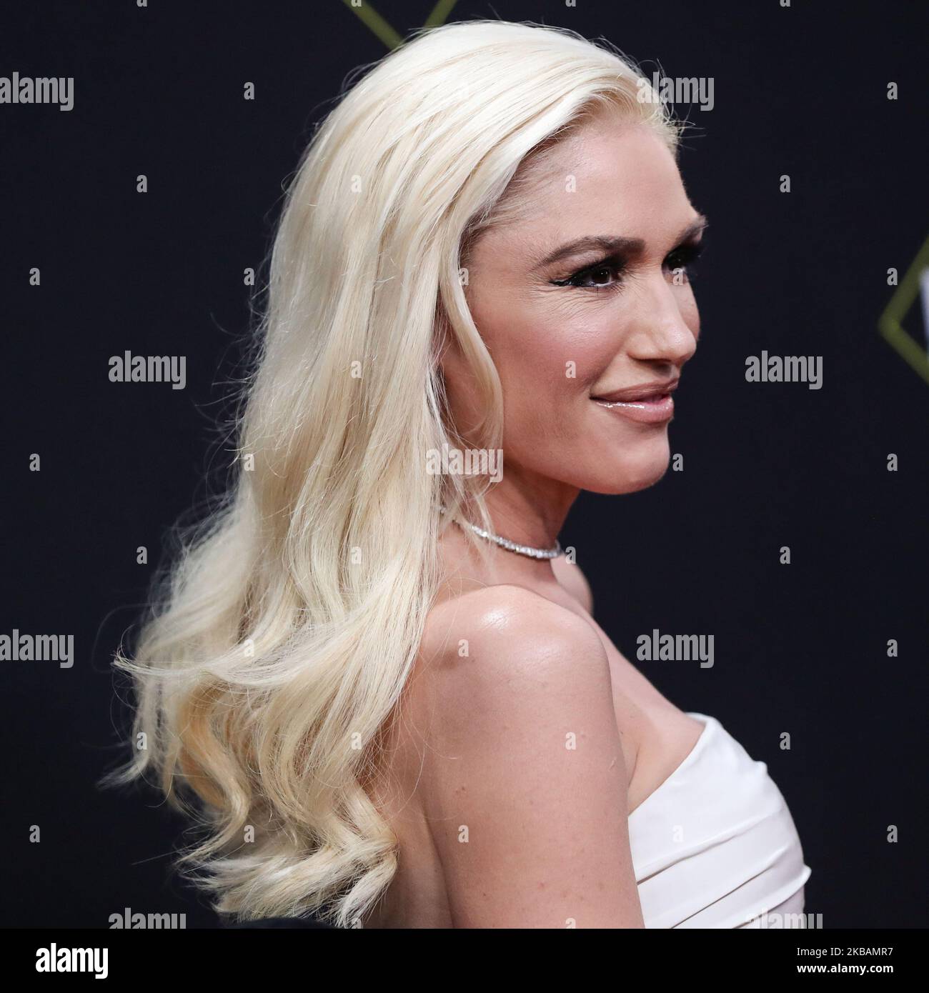 SANTA MONICA, LOS ANGELES, CALIFORNIA, USA - NOVEMBER 10: Singer Gwen