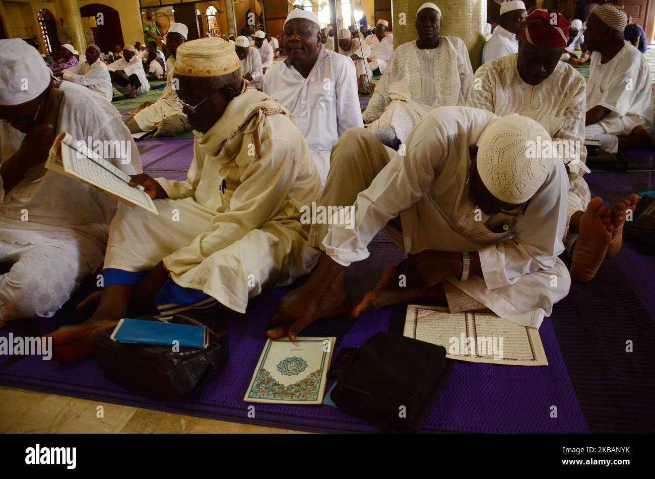 Worshipers at the Lagos State Secretariat Central Mosque shrine in Lagos, in celebrating el Maulud on 10 November 2019. Eid el Maulud is the birthday of the Holy Prophet Muhammad, the day ia marked every 12th of Rabi'ul Awwal of the Islamic calendar. The teaching of Islam is centered on belief in God, devotion and service to humanity. (Photo by Olukayode Jaiyeola/NurPhoto) Stock Photo