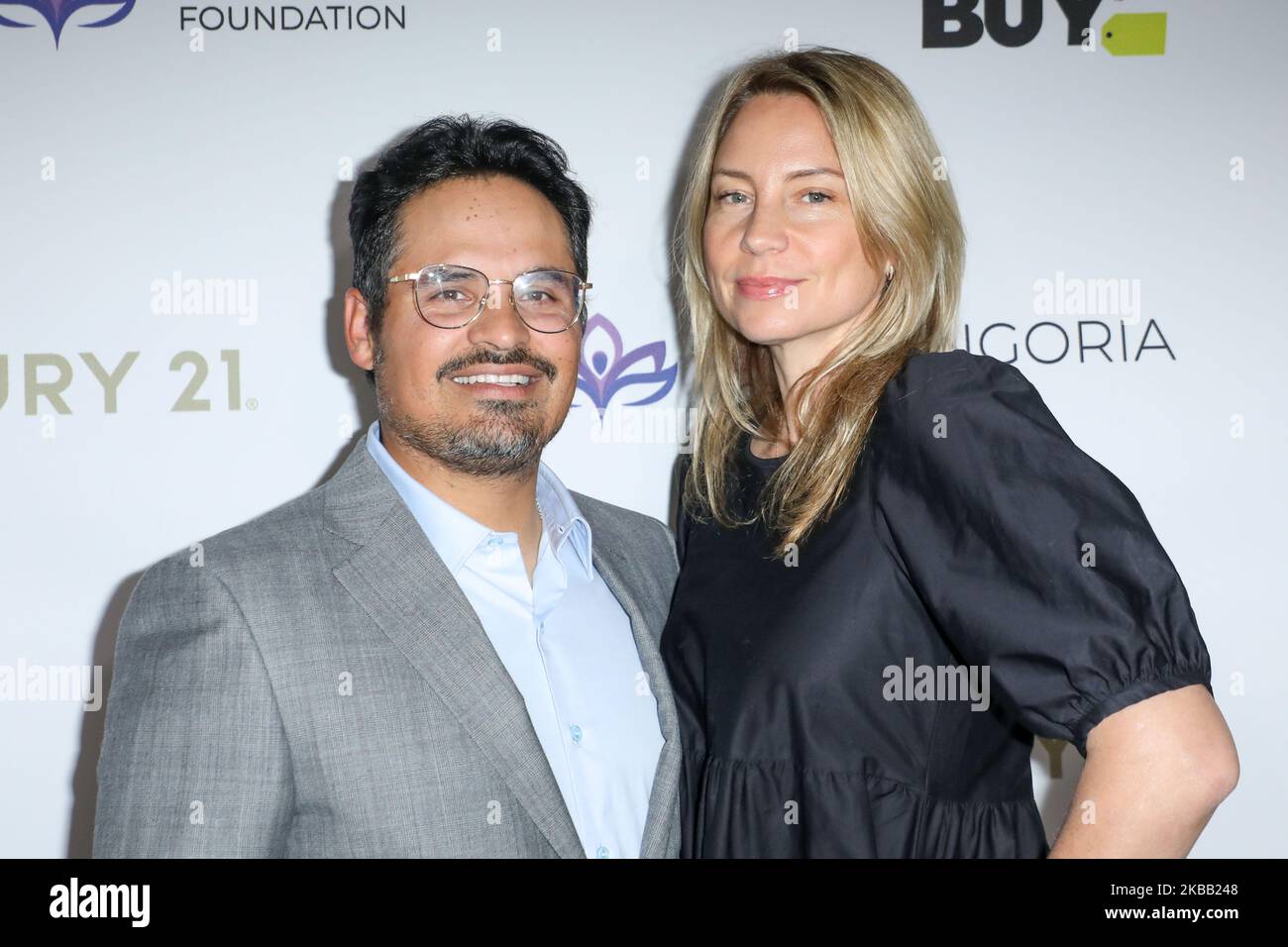 BEVERLY HILLS, LOS ANGELES, CALIFORNIA, USA - NOVEMBER 15: Michael Pena