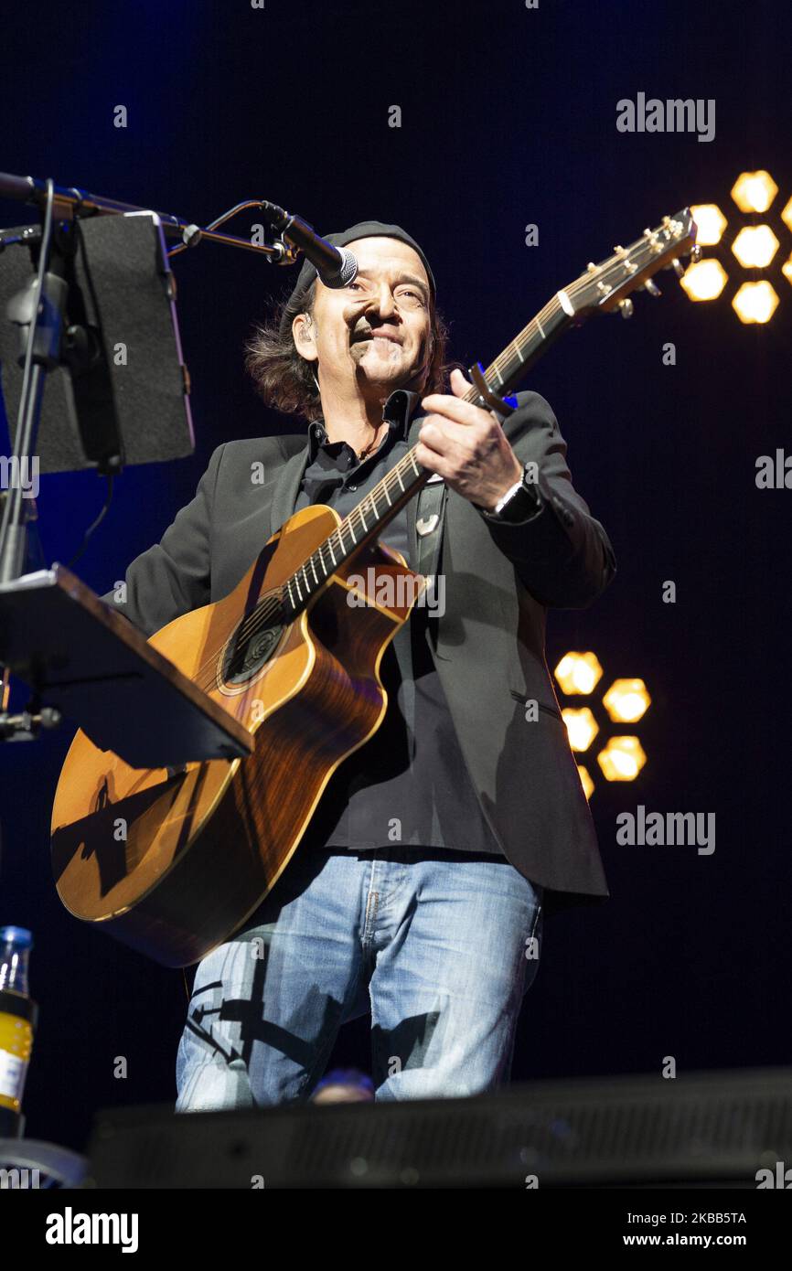 Alvaro Urquijo during the performance in the tribute to Enrique Urquijo In the sports arena of Madrid- November 17, 2019 Spain (Photo by Oscar Gonzalez/NurPhoto) Stock Photo