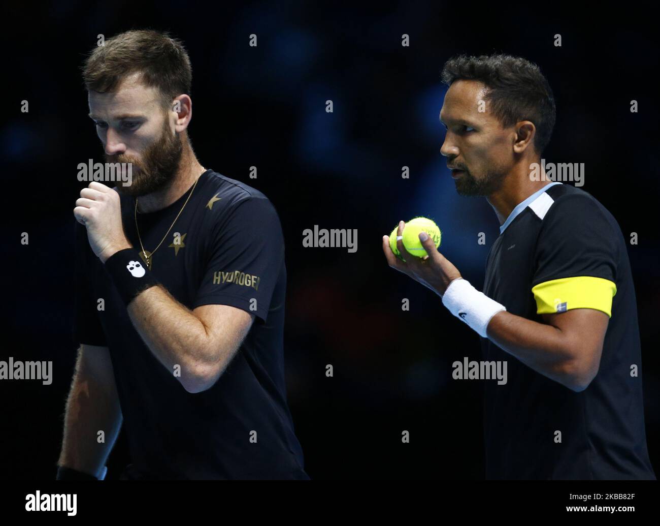 L-R Michael Venus (NZL) and Raven Klaasen (RSA) during Doubles Championship Semi-Final match Raven Klaasen (RSA) and Michael Venus (NZL) against Juan Sebastian Cabal and Robert Farah (COL) International Tennis - Nitto ATP World Tour Finals Day 7 - Tuesday 16th November 2019 - O2 Arena - London (Photo by Action Foto Sport/NurPhoto) Stock Photo