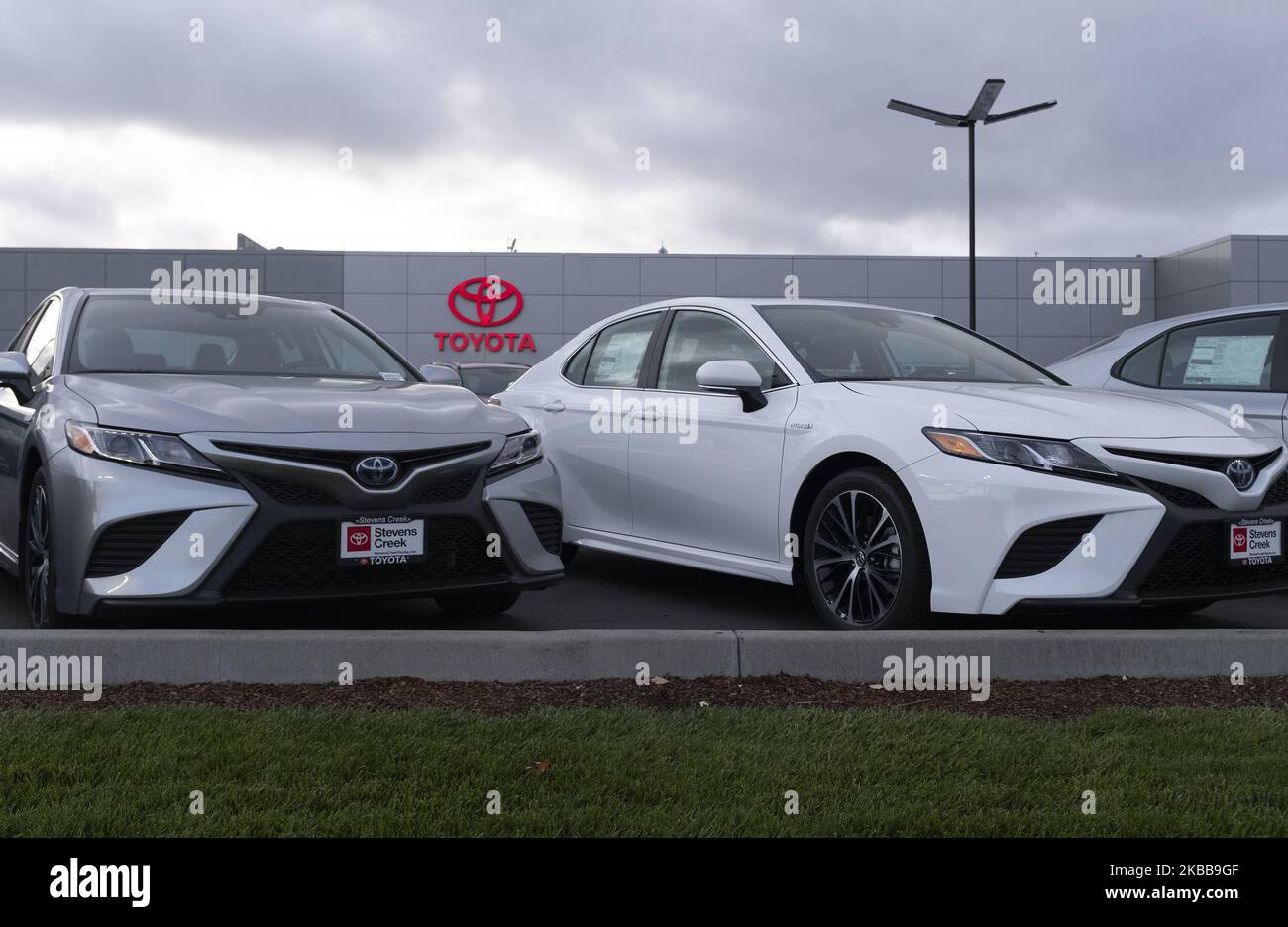 Toyota Camry cars are seen at a car dealership in San Jose, California, United States on Tuesday, November 19, 2019. Toyota has supported President Donald Trump's plan to bar California from setting its own vehicle emissions rules. California governor Gavin Newsom said on Monday it will halt all purchases of new vehicles for state government fleets from GM, Toyota and Fiat Chrysler. (Photo by Yichuan Cao/NurPhoto) Stock Photo