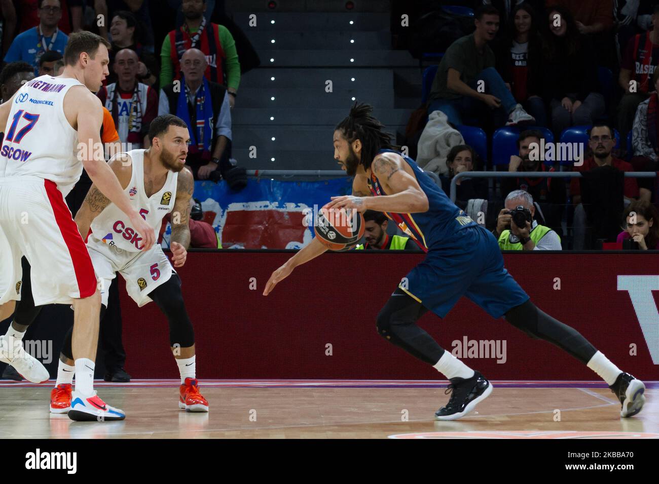 Perria Henry, #7 of Baskonia Vitoria Gasteiz competes with Johannes Voigtmann #17 & Mike James, #5 of CSKA Moscow in action during the 2019/2020 EuroLeague Regular Season Round 9 game between Baskonia Vitoria Gasteiz v CSKA Moscow at Fernando Buesa Arena on November 20, 2019 in Vitoria-Gasteiz, Spain (Photo by Frank Lovicario/NurPhoto) Stock Photo