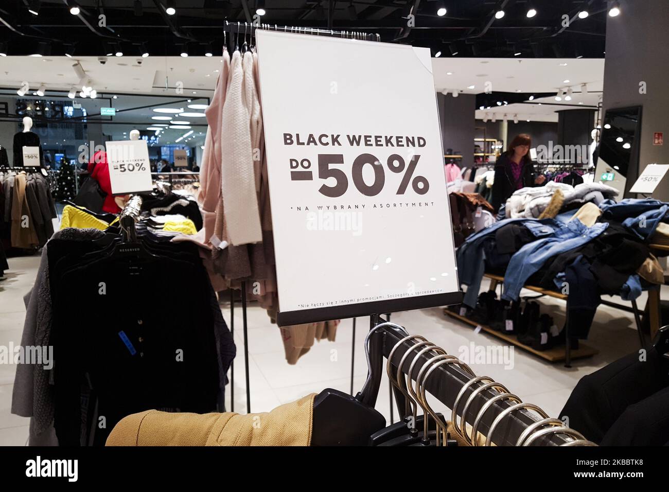 Black friday signs in shop hi-res stock photography and images - Page 2 -  Alamy