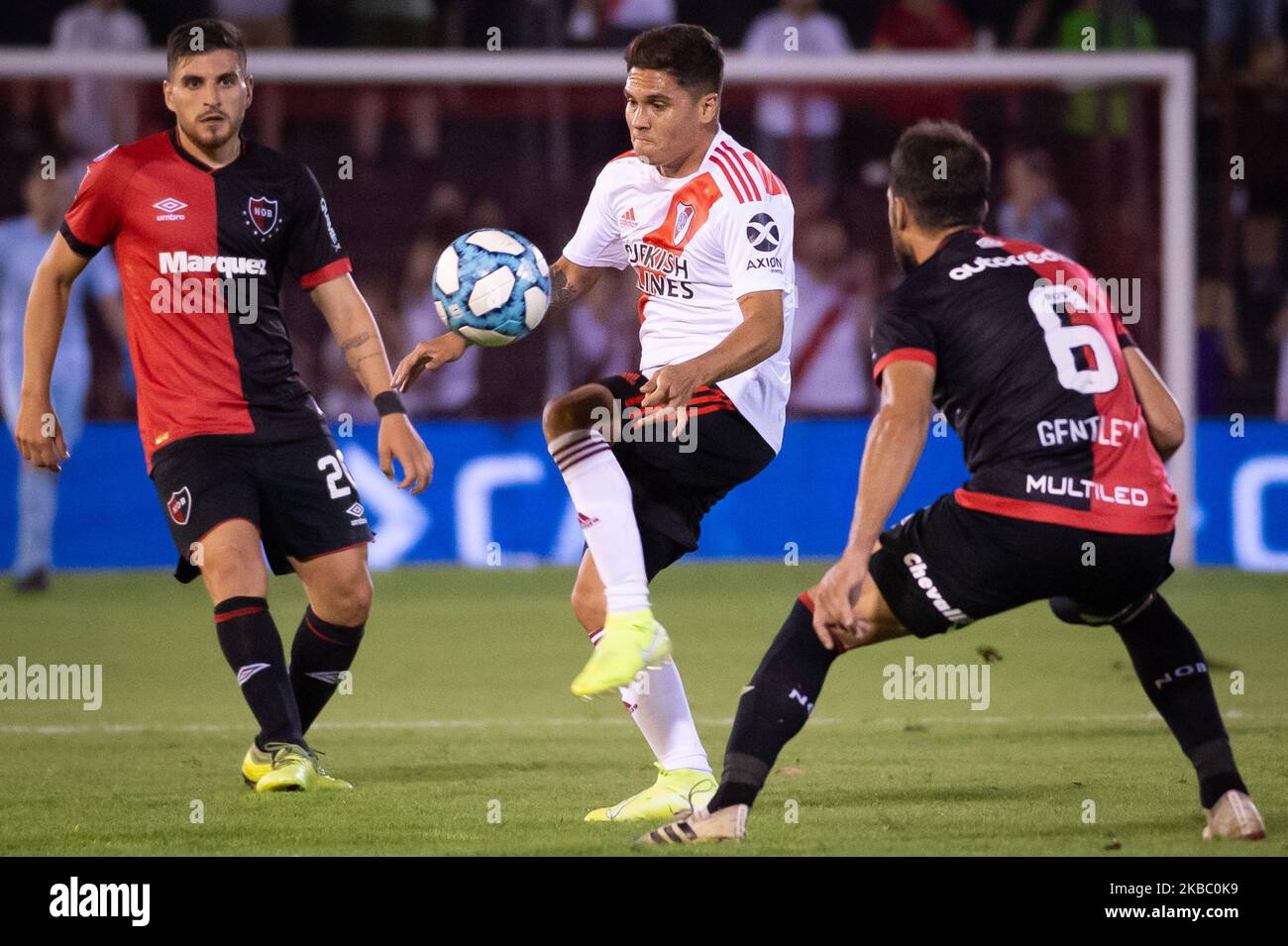 Juan Fernando Quintero control the ball during a match between Newell's Old Boys and River Plate as part of Superliga 2019/20 at Marcelo Bielsa Stadium on November 30, 2019 in Rosario, Argentina. (Photo by Manuel Cortina/NurPhoto) Stock Photo