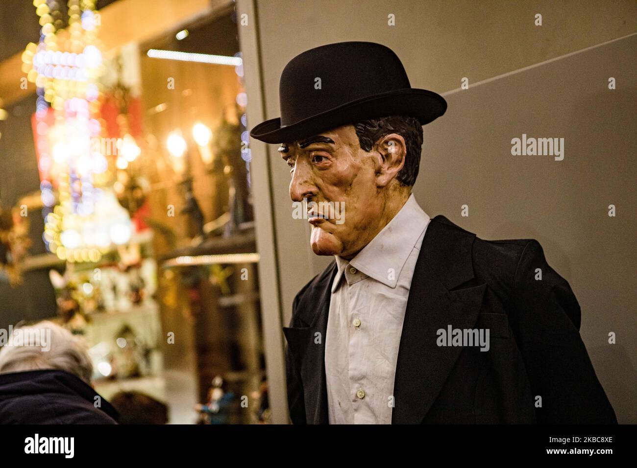 A statue of the Italian actor Toto', pseudonym of Antonio de Curtis, is exhibited outside the Rinascente in Piazza del Duomo in Milan., Italy, on December 06 2019. (Photo by Mairo Cinquetti/NurPhoto) Stock Photo