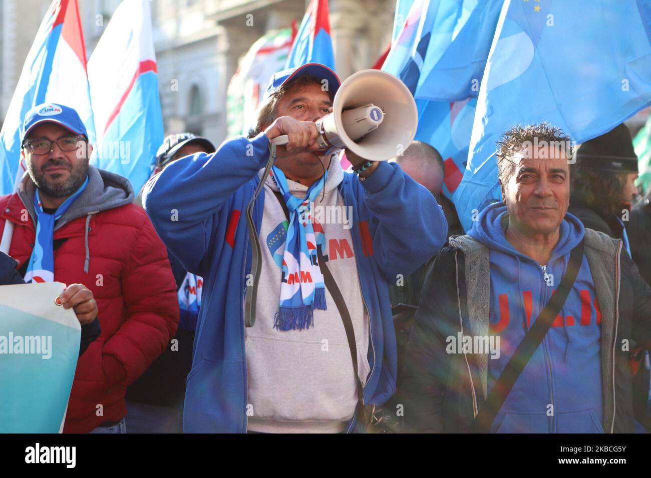 Hundreds of ex-Ilva workers from Taranto protest in Piazza Santi Apostoli in Rome, Italy, on 10 September 2019. The goal is to reach an agreement with Arcelor Mittal before December 20, the date of the next court hearing to be held in Milan. (Photo by Andrea Pirri/NurPhoto) Stock Photo