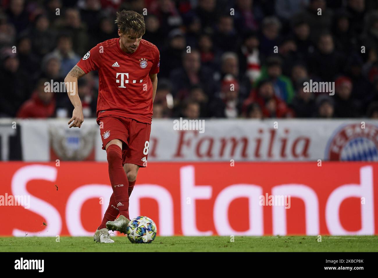 Javi Martinez of Bayern Munich controls the ball during the UEFA Champions League group B match between Bayern Muenchen and Tottenham Hotspur at Allianz Arena on December 11, 2019 in Munich, Germany. (Photo by Jose Breton/Pics Action/NurPhoto) Stock Photo