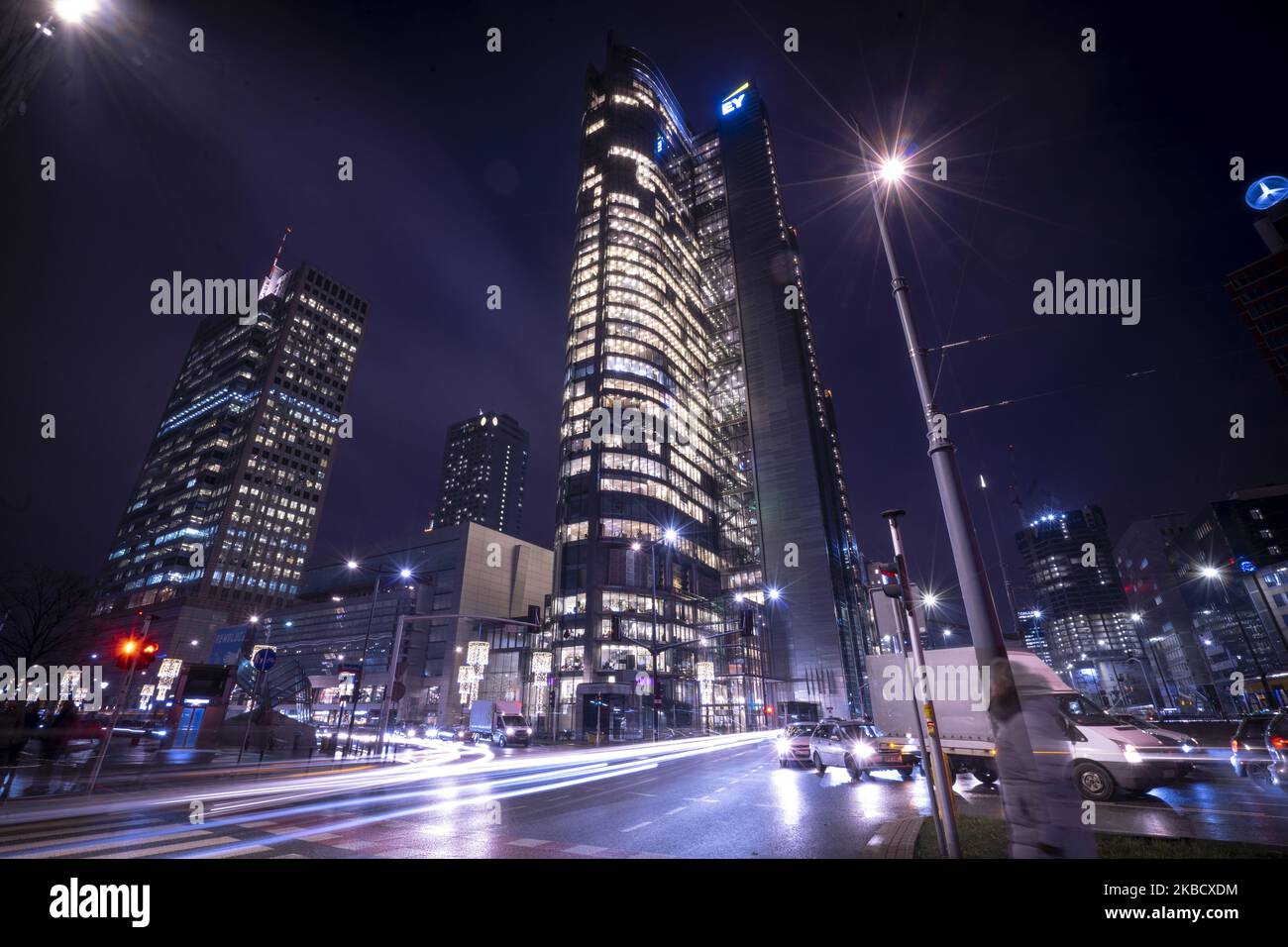 Traffic is seen on the Rondo ONZ in central Warsaw, Poland on December 13, 2019. Poland is the only country not taking part in the EU climate goal set for 2050. Last Friday EC leader Ursual Von Der Leyen pushed through a 100 billion Euro investment plan for net-zero greenhouse gas emissions by mid-century for all 27 nations except Poland which still relies on coal for 80 percent of it's energy delivery (Photo by Jaap Arriens/NurPhoto) Stock Photo