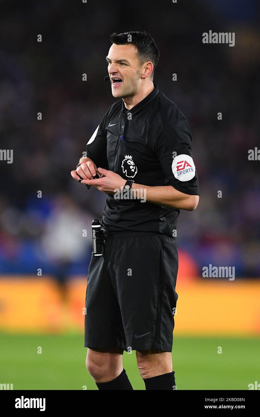 Andrew madley premier league hires stock photography and images Alamy