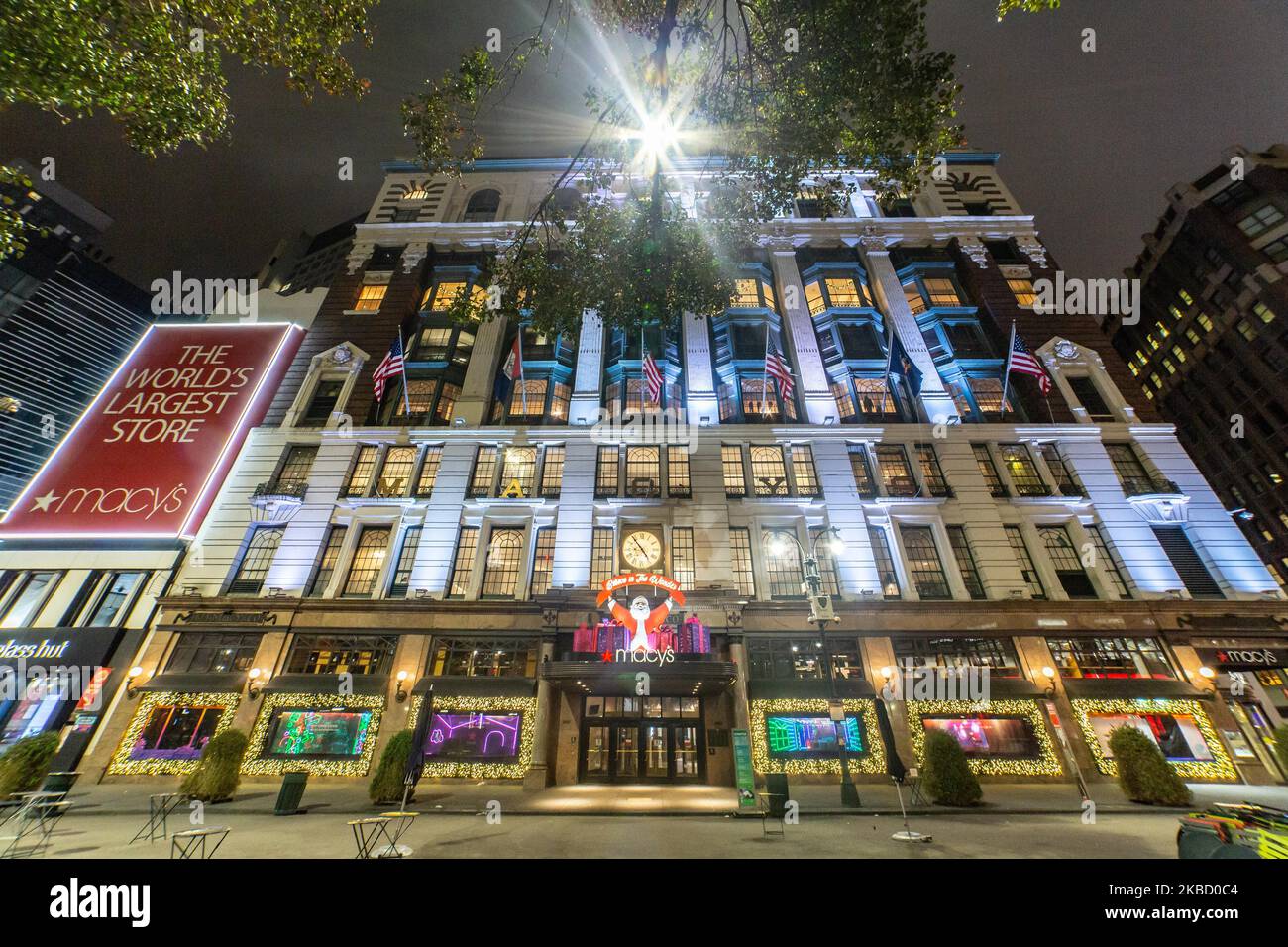 Macy's Herald Square Flagship Department Store in Midtown Manhattan New ...