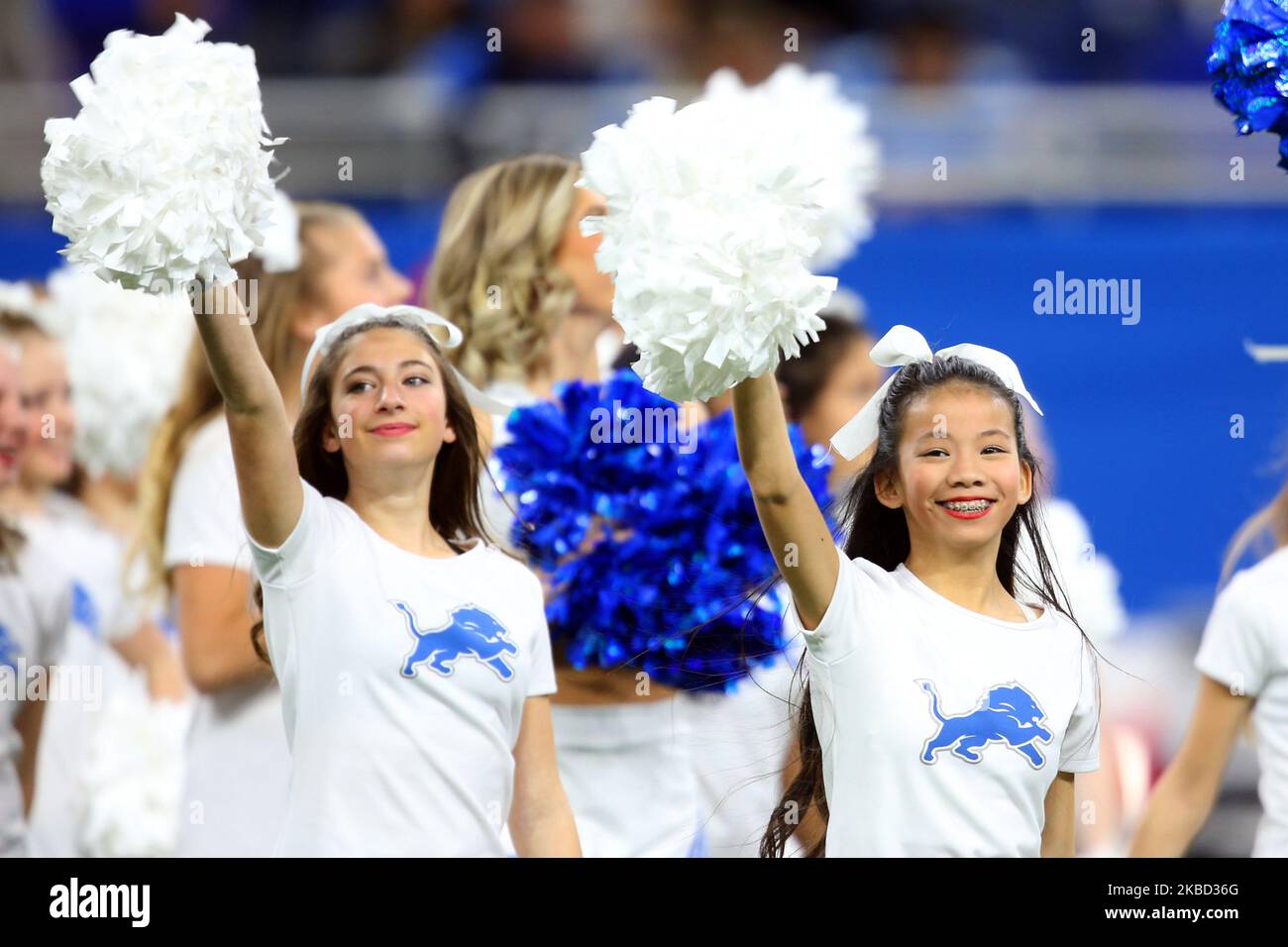 detrtoit-lions-cheerleaders-hi-res-stock-photography-and-images-alamy