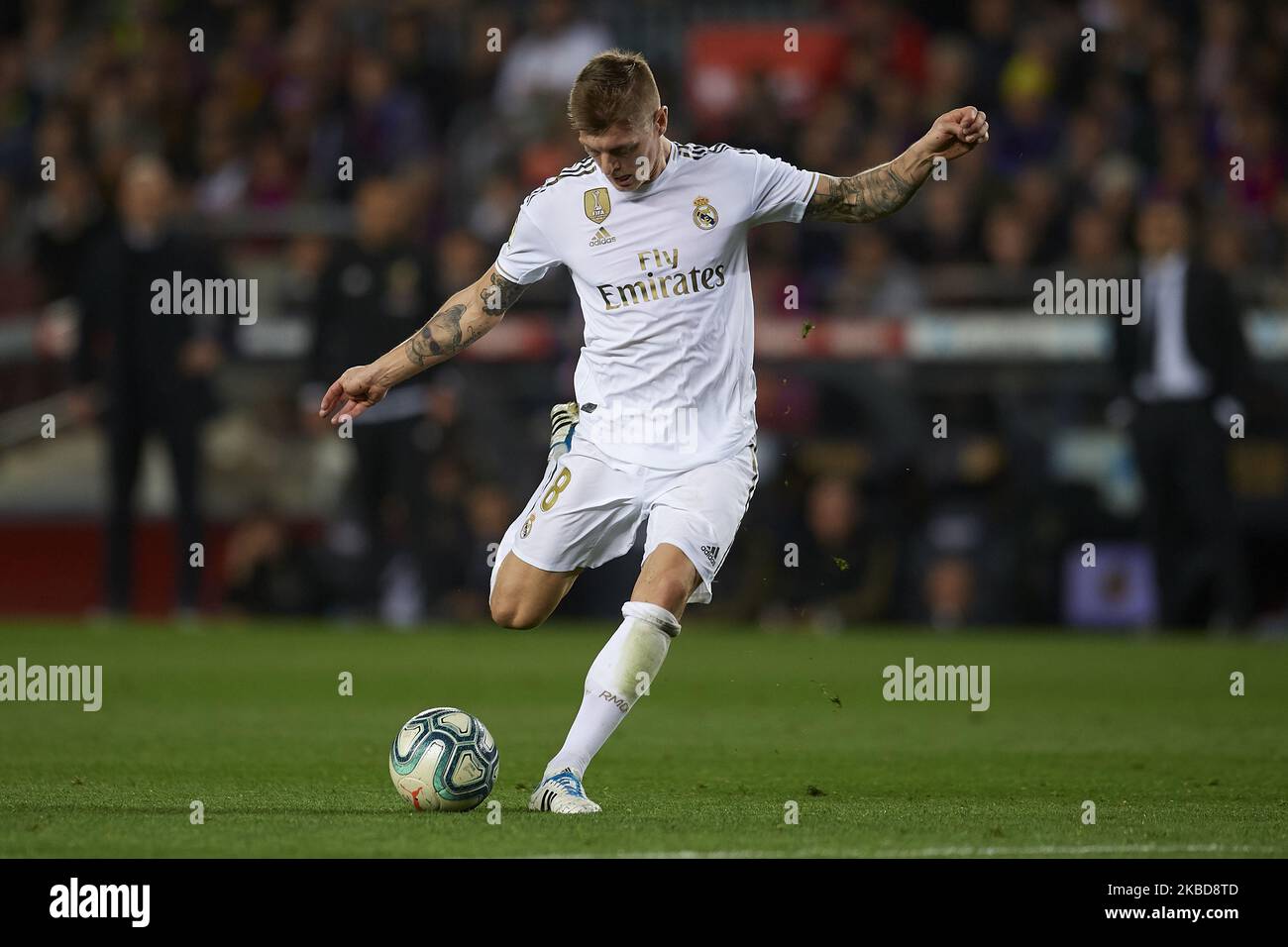 Toni Kroos of Real Madrid shooting to goal during the Liga match between FC  Barcelona and Real Madrid CF at Camp Nou on October 26, 2019 in Barcelona,  Spain. (Photo by Jose