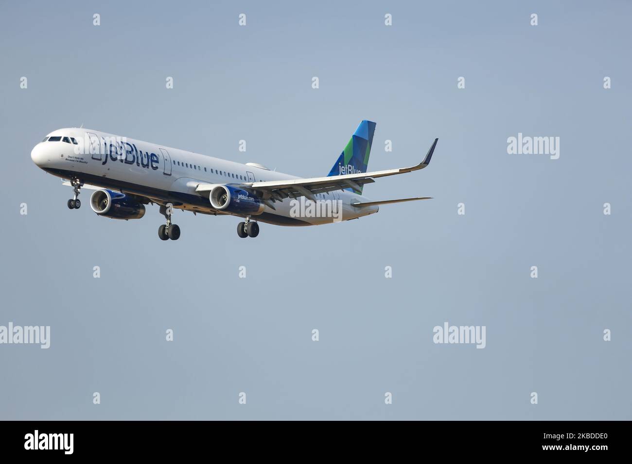 JetBlue Airways Airbus A321, specifically A321231(WL) as seen on final