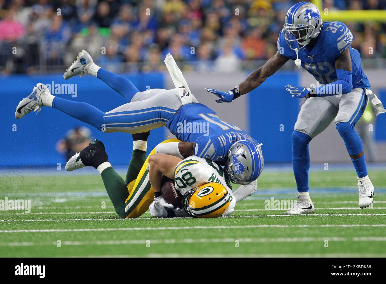 Green Bay Packers tight end Jimmy Graham (80) is tackled by Detroit Lions free safety Tracy Walker (21) during the first half of an NFL football game in Detroit, Michigan USA, on Sunday, December 29, 2019 (Photo by Jorge Lemus/NurPhoto) Stock Photo