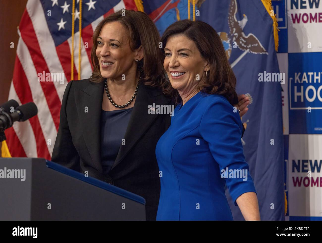 NEW YORK, N.Y. – November 3, 2022: Vice President Kamala Harris and New York Governor Kathy Hochul are seen at a campaign rally at Barnard College. Stock Photo